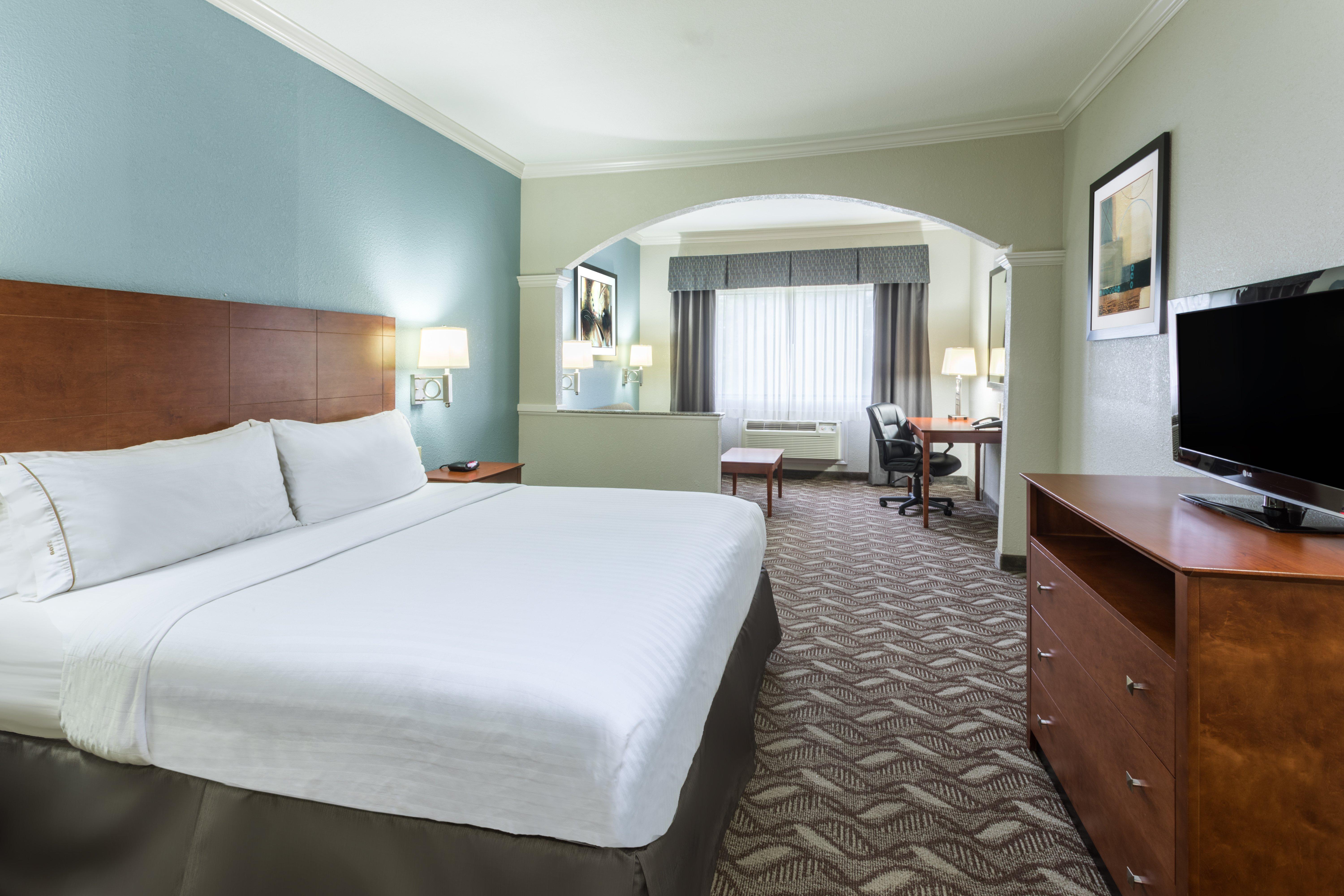 Holiday Inn Express Hotel And Suites Lake Charles By Ihg Exterior foto
