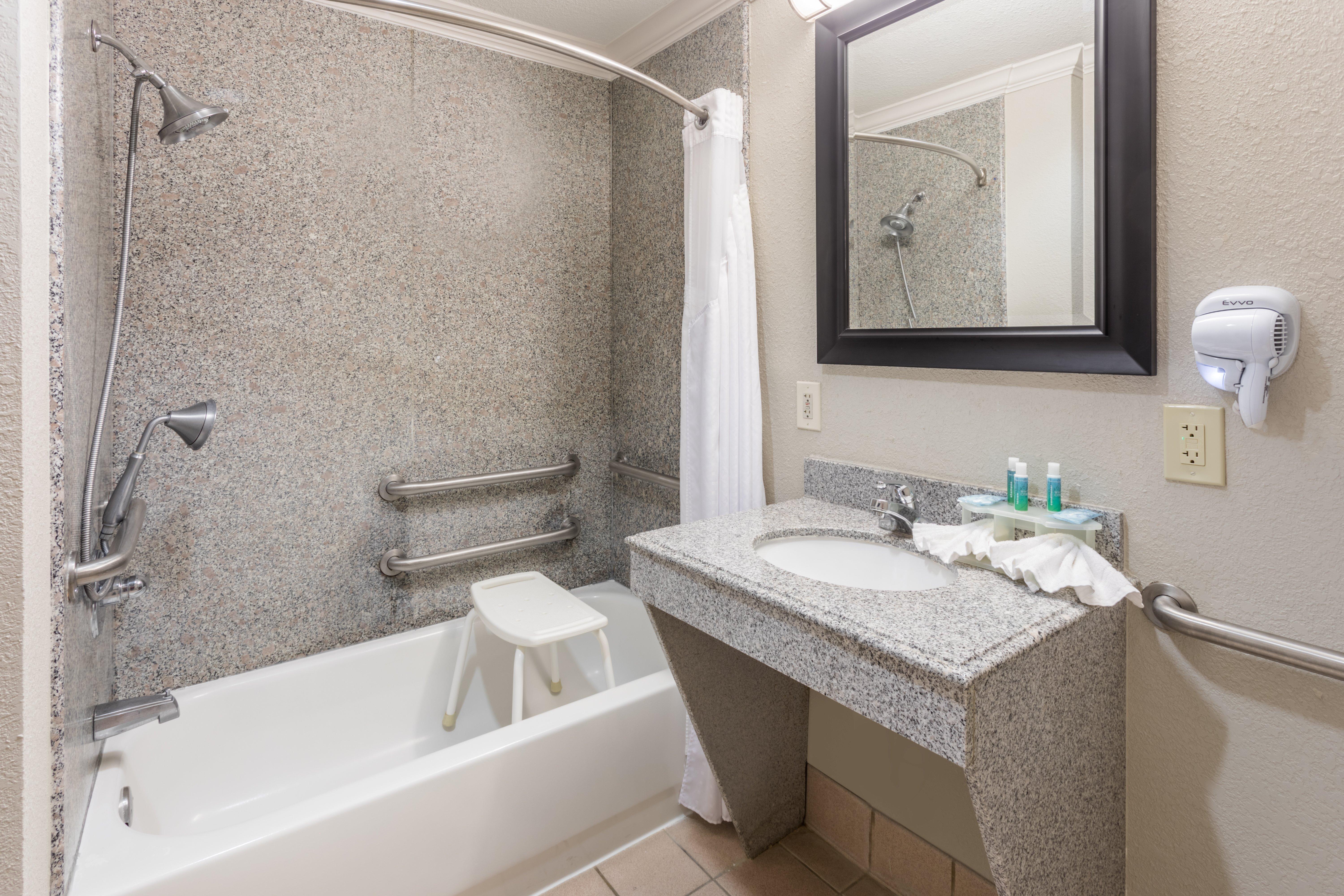 Holiday Inn Express Hotel And Suites Lake Charles By Ihg Exterior foto